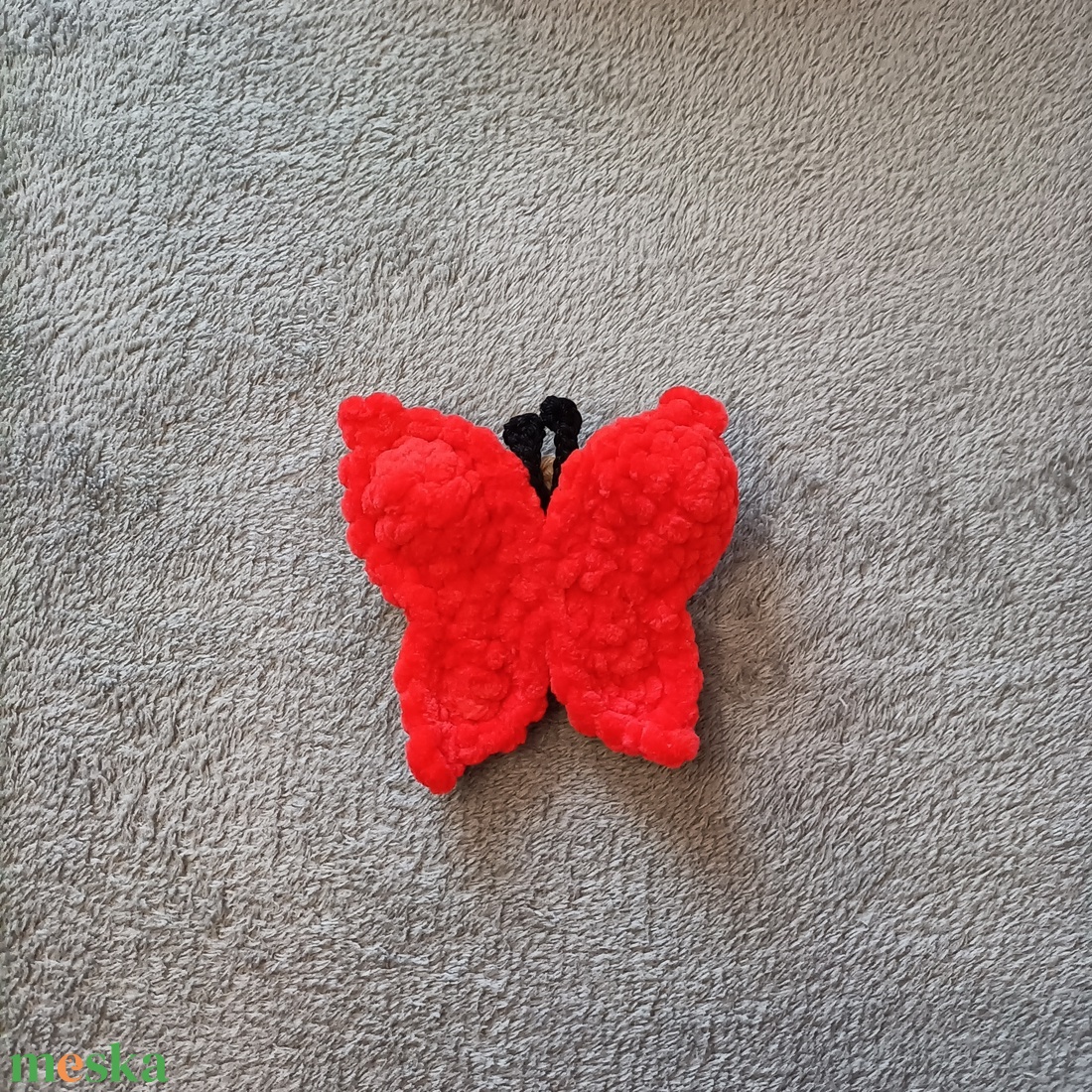 Horgolt piros pillangó ujjbáb  - játék & sport - bábok - ujjbáb - Meska.hu