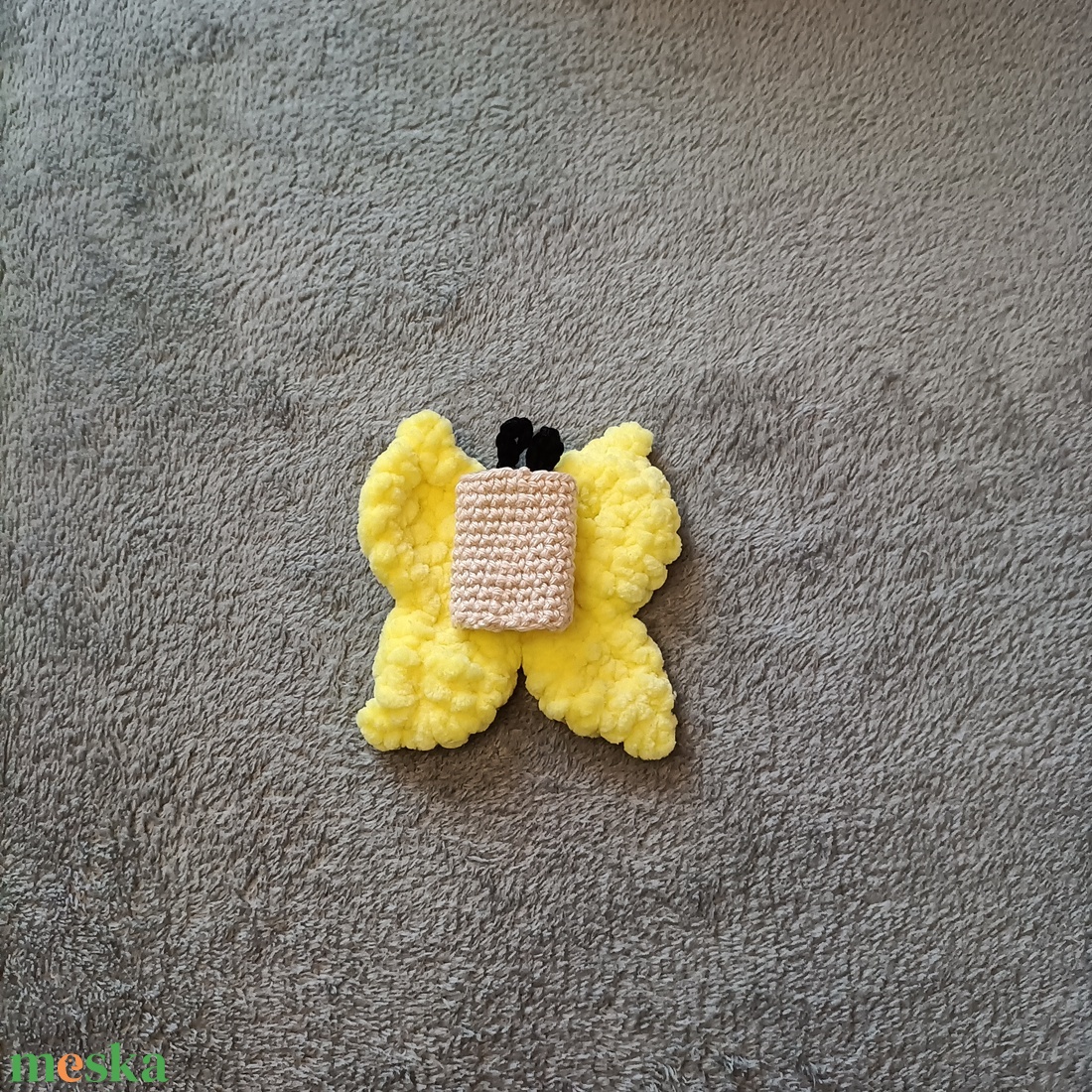 Horgolt sárga pillangó ujjbáb  - játék & sport - bábok - ujjbáb - Meska.hu