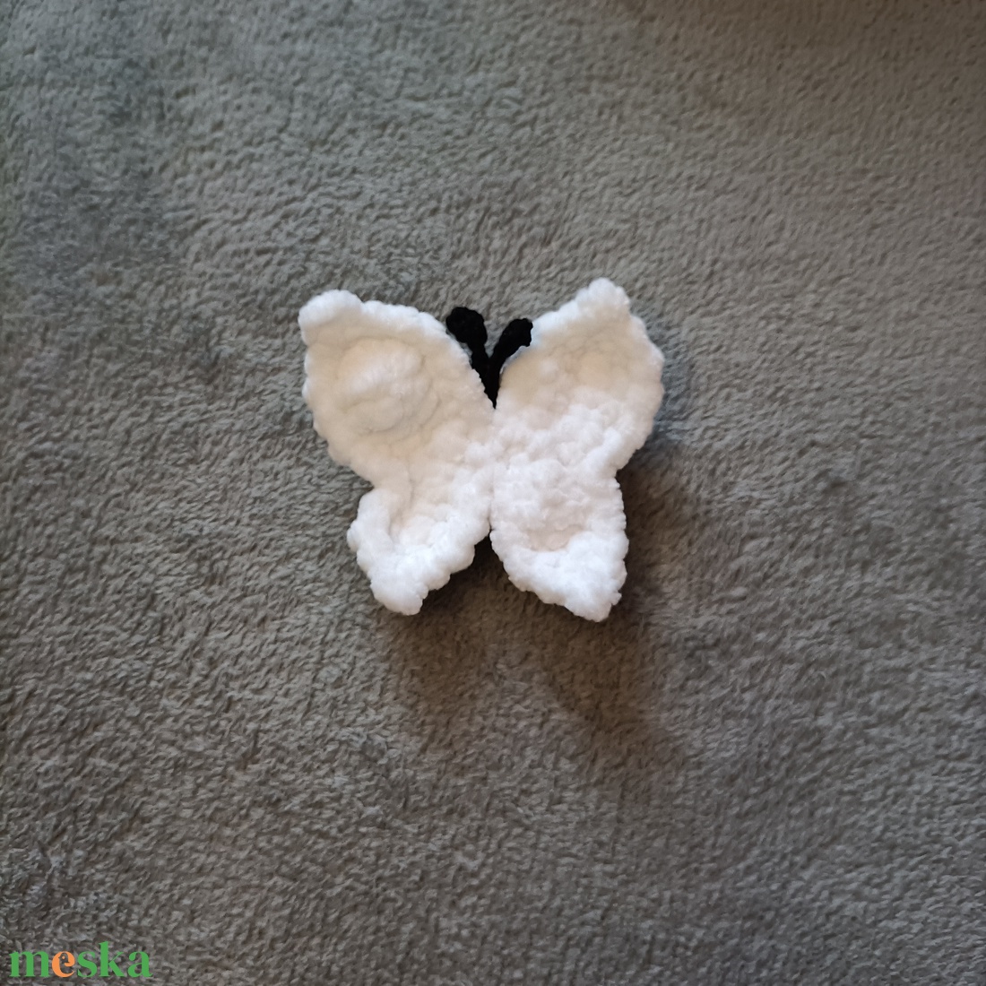 Horgolt fehér pillangó ujjbáb  - játék & sport - bábok - ujjbáb - Meska.hu