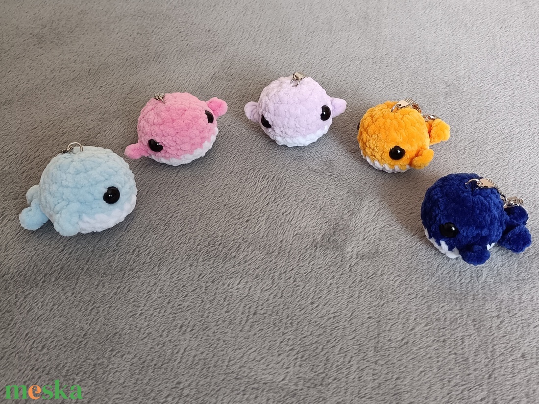 Horgolt bálna kulcstartó  - játék & sport - plüssállat & játékfigura - delfin, bálna - Meska.hu