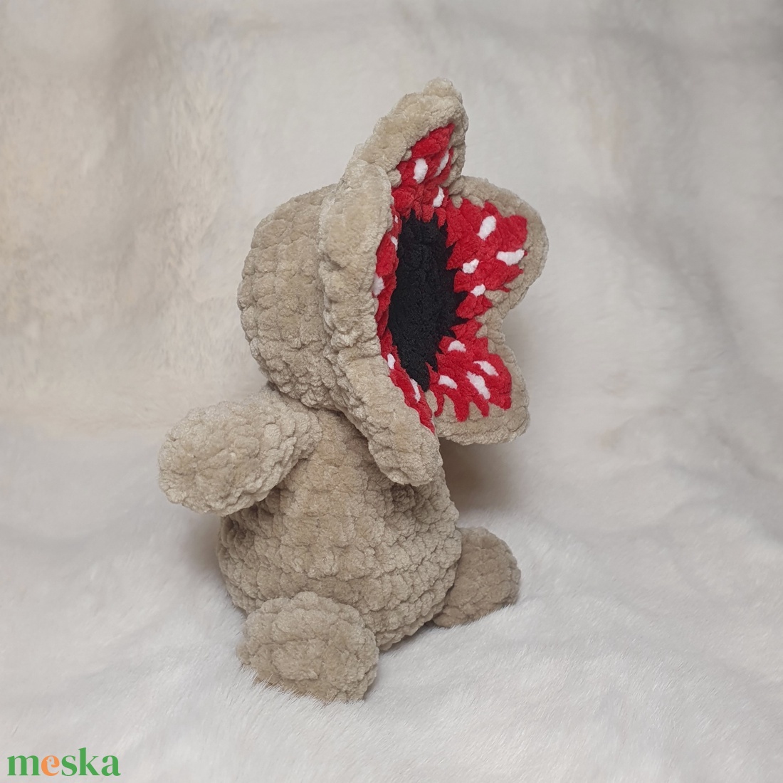 Horgolt amigurumi plüss szörnyecske - játék & sport - plüssállat & játékfigura - más figura - Meska.hu