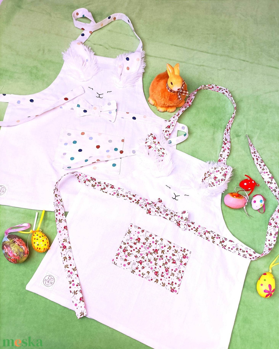 Nyuszi kötény - pöttyös - baba - mama - babaruházat - baba ruhák - Meska.hu