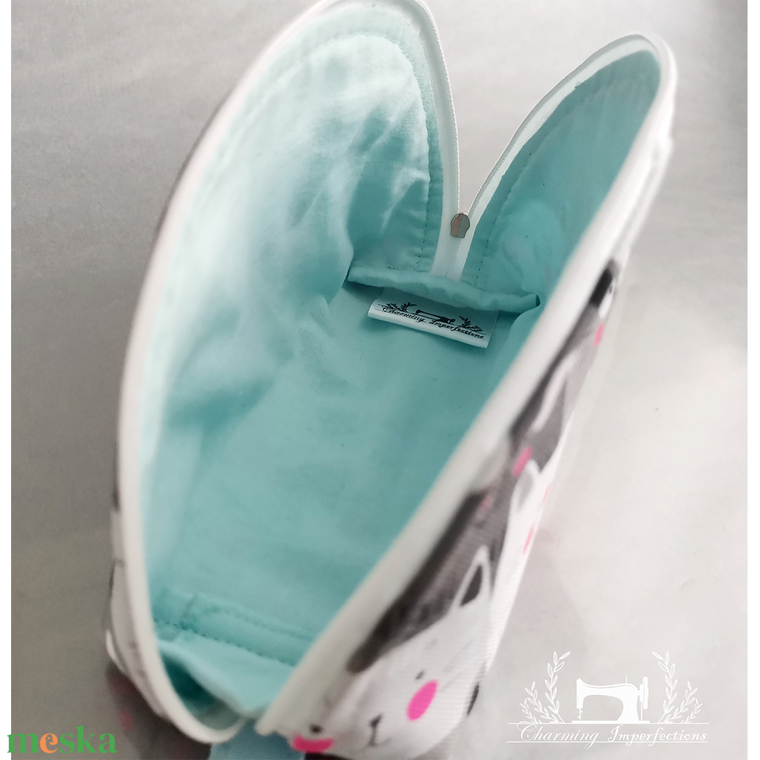 Félköríves neszeszer - Kíváncsi macskák  - táska & tok - neszesszer - Meska.hu