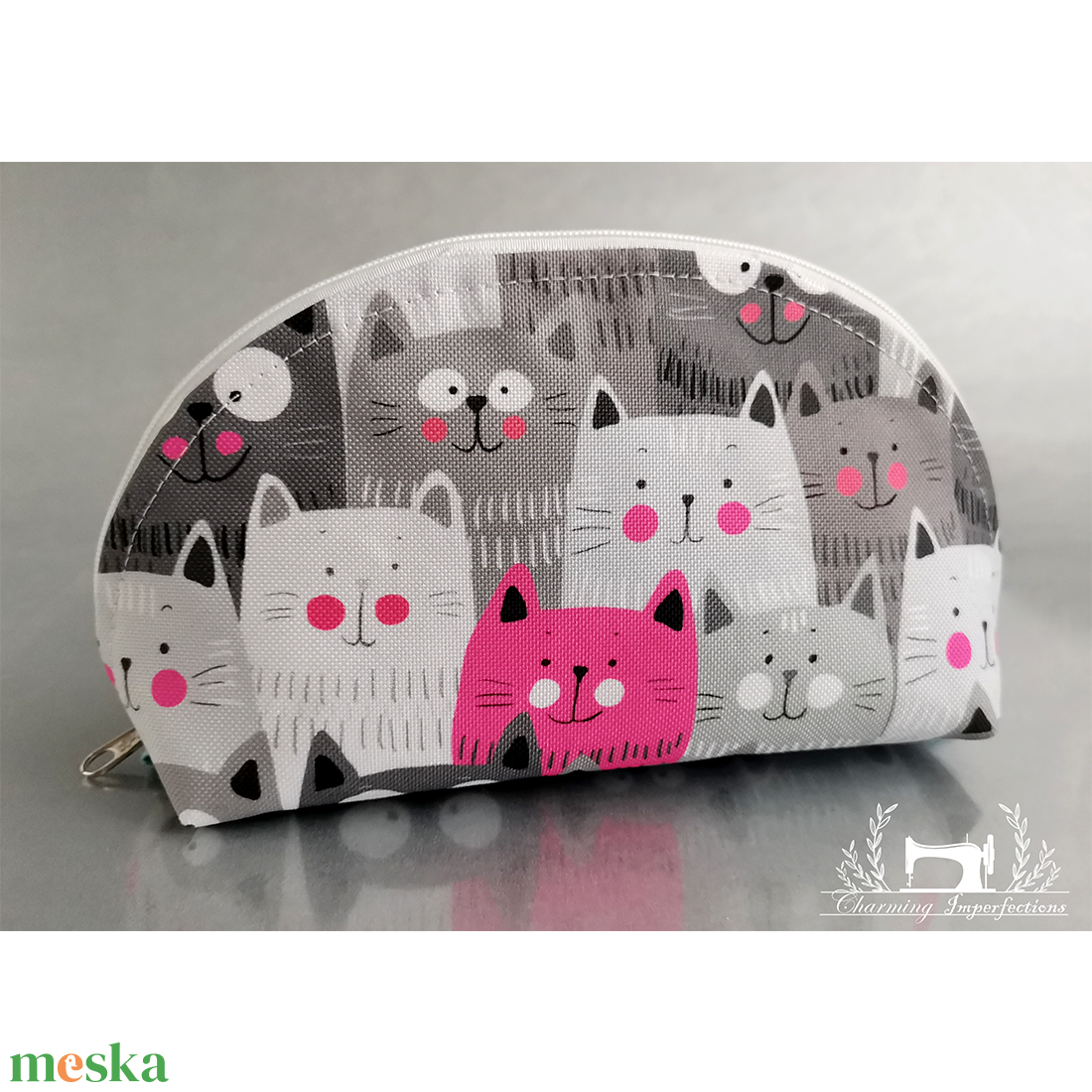 Félköríves neszeszer - Kíváncsi macskák  - táska & tok - neszesszer - Meska.hu