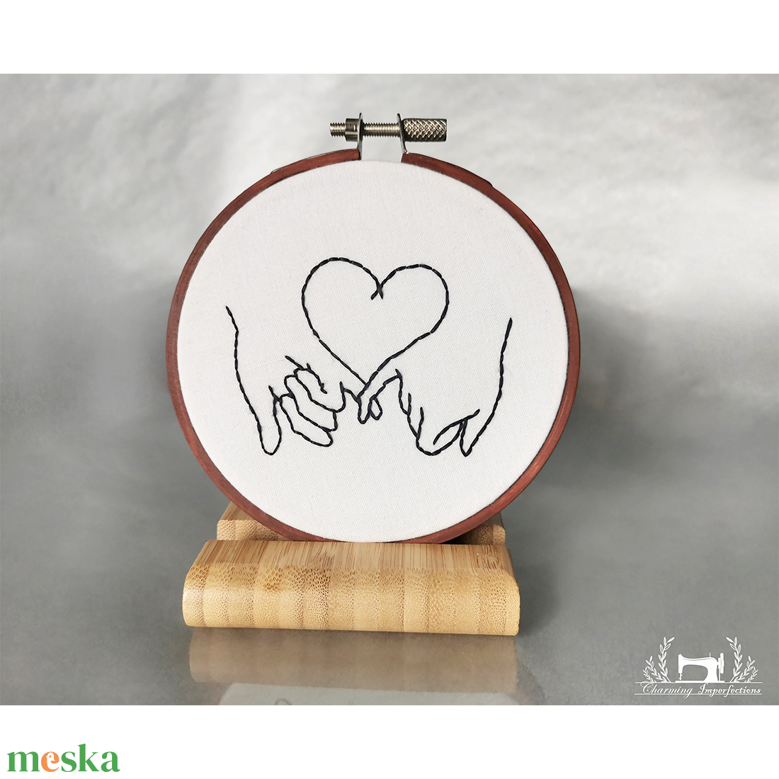 Kezedben a szívem - hímzőkeret dekoráció - otthon & életmód - dekoráció - fali és függő dekoráció - falra akasztható dekor - Meska.hu