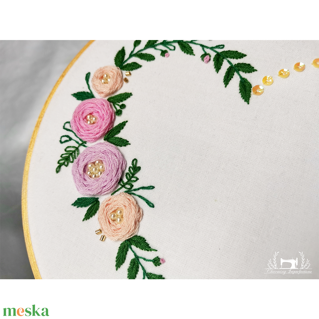 Virágos szív  - hímzőkeret dekoráció - otthon & életmód - dekoráció - fali és függő dekoráció - falra akasztható dekor - Meska.hu