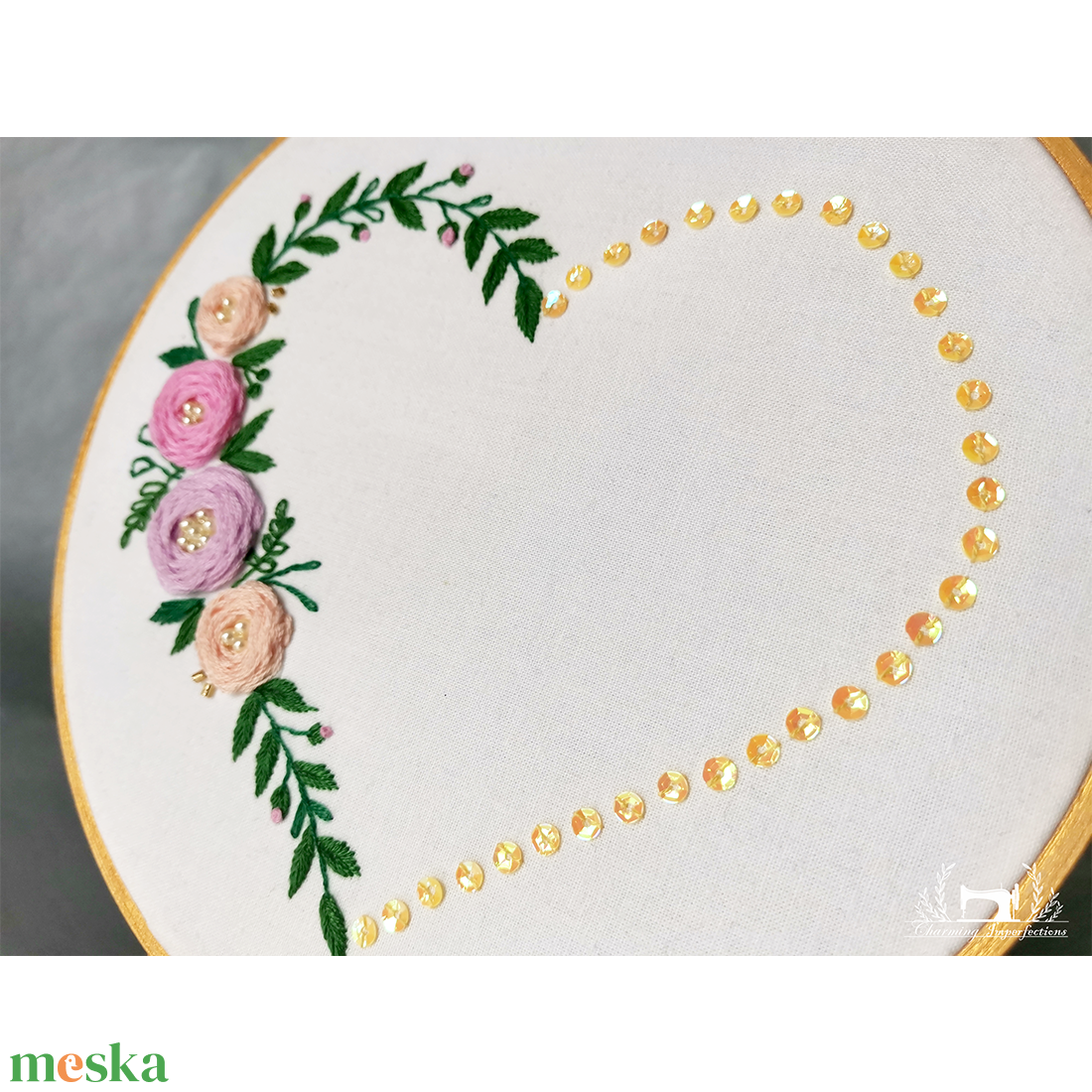 Virágos szív  - hímzőkeret dekoráció - otthon & életmód - dekoráció - fali és függő dekoráció - falra akasztható dekor - Meska.hu