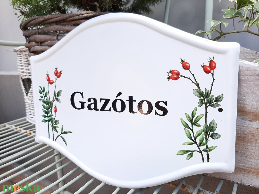 Házszám/utca tábla csipkebogyó mintával - otthon & életmód - ház & kert - házszám - Meska.hu Házszám/utca tábla csipkebogyó mintával - otthon & életmód - ház & kert - házszám - Meska.hu