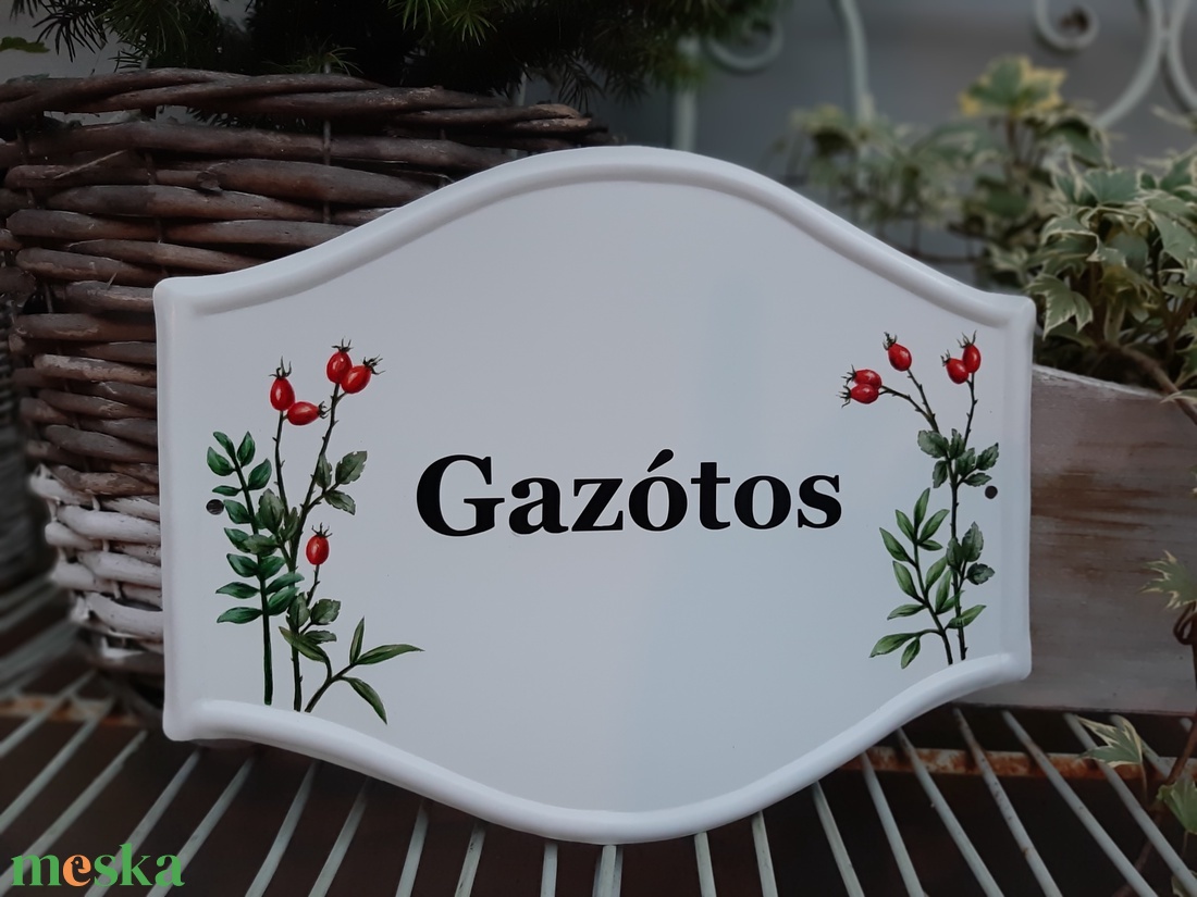 Házszám/utca tábla csipkebogyó mintával - otthon & életmód - ház & kert - házszám - Meska.hu Házszám/utca tábla csipkebogyó mintával - otthon & életmód - ház & kert - házszám - Meska.hu