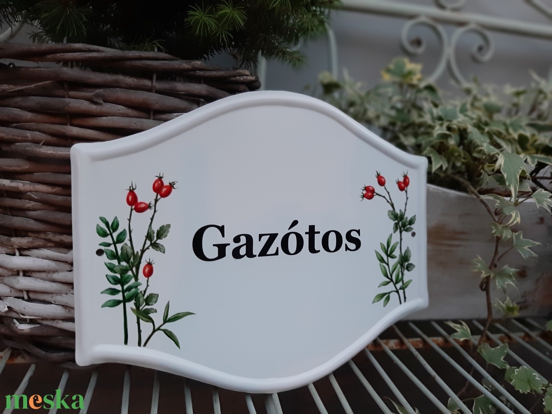 Házszám/utca tábla csipkebogyó mintával - otthon & életmód - ház & kert - házszám - Meska.hu Házszám/utca tábla csipkebogyó mintával - otthon & életmód - ház & kert - házszám - Meska.hu