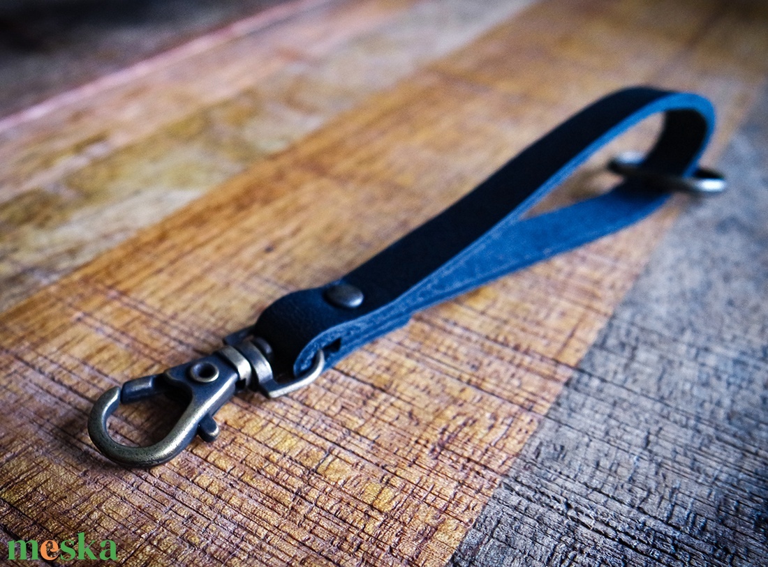 STRONG Black - Fekete bőr kulcstartó karabinerrel, duplakarikával - Kis méret - Polokov Leather - táska & tok - kulcstartó & táskadísz - kulcstartó - Meska.hu STRONG Black - Fekete bőr kulcstartó karabinerrel, duplakarikával - Kis méret - Polokov Leather - táska & tok - kulcstartó & táskadísz - kulcstartó - Meska.hu