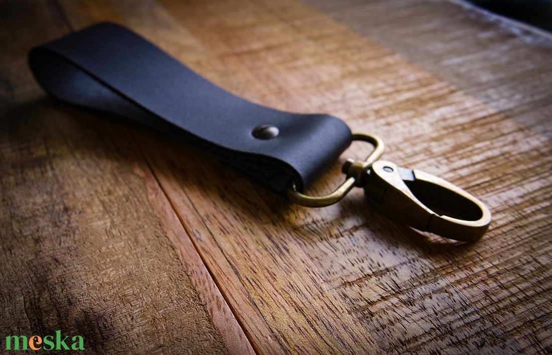 STRONG Black - Fekete bőr kulcstartó karabinerrel - Nagy méret - Polokov Leather - táska & tok - kulcstartó & táskadísz - kulcstartó - Meska.hu STRONG Black - Fekete bőr kulcstartó karabinerrel - Nagy méret - Polokov Leather - táska & tok - kulcstartó & táskadísz - kulcstartó - Meska.hu