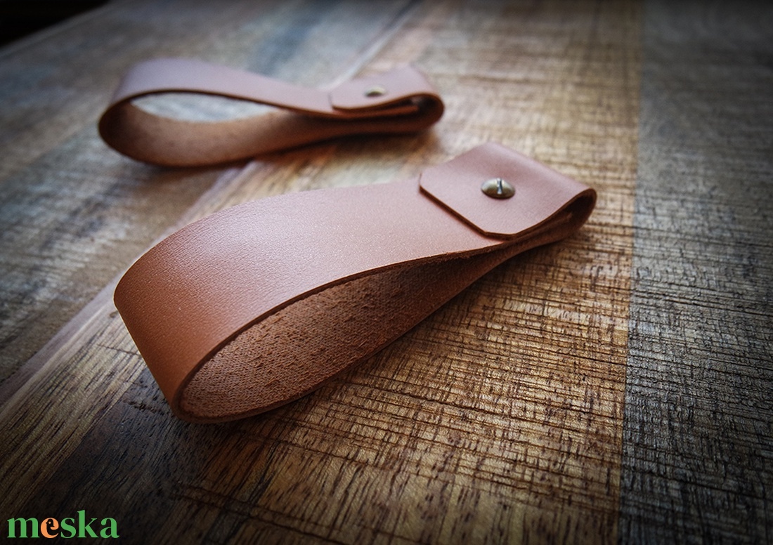 RENO Sand - Bőr akasztó - Bőr pánt - Polokov Leather Goods - otthon & életmód - tárolás & rendszerezés - fali tároló - Meska.hu RENO Sand - Bőr akasztó - Bőr pánt - Polokov Leather Goods - otthon & életmód - tárolás & rendszerezés - fali tároló - Meska.hu