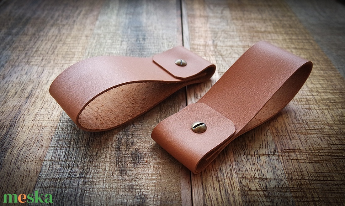 RENO Sand - Bőr akasztó - Bőr pánt - Polokov Leather Goods - otthon & életmód - tárolás & rendszerezés - fali tároló - Meska.hu RENO Sand - Bőr akasztó - Bőr pánt - Polokov Leather Goods - otthon & életmód - tárolás & rendszerezés - fali tároló - Meska.hu