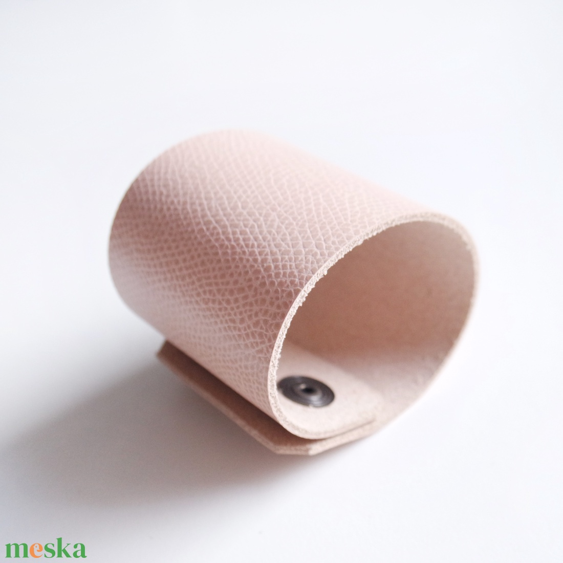 Sand Salmon Széles bőr karkötő - ékszer - karkötő - széles karkötő - Meska.hu