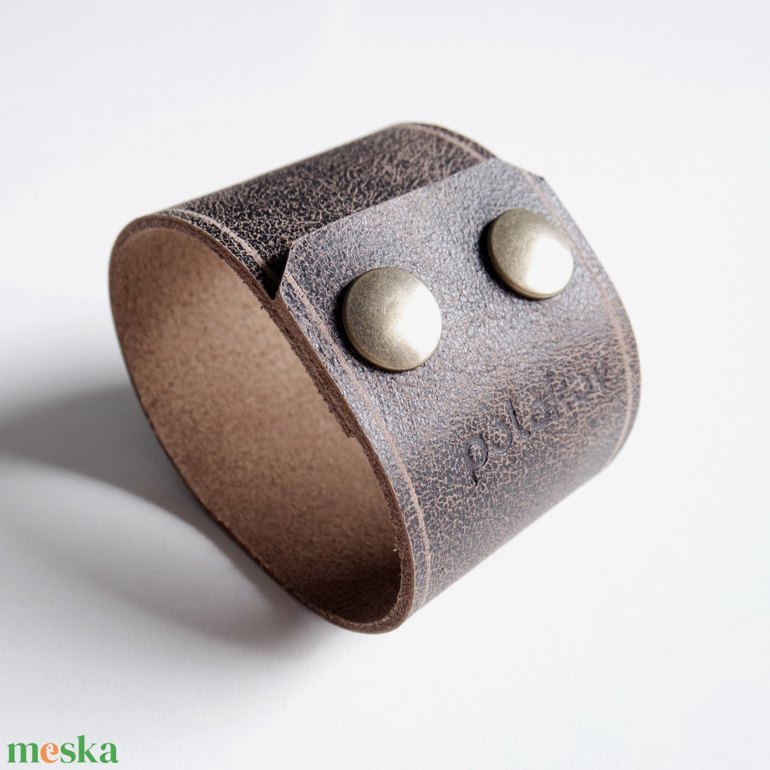 MARSABIT Patentos bőr karkötő - 5 cm széles - Sötétbarna marhabőr karpánt - ékszer - karkötő - széles karkötő - Meska.hu