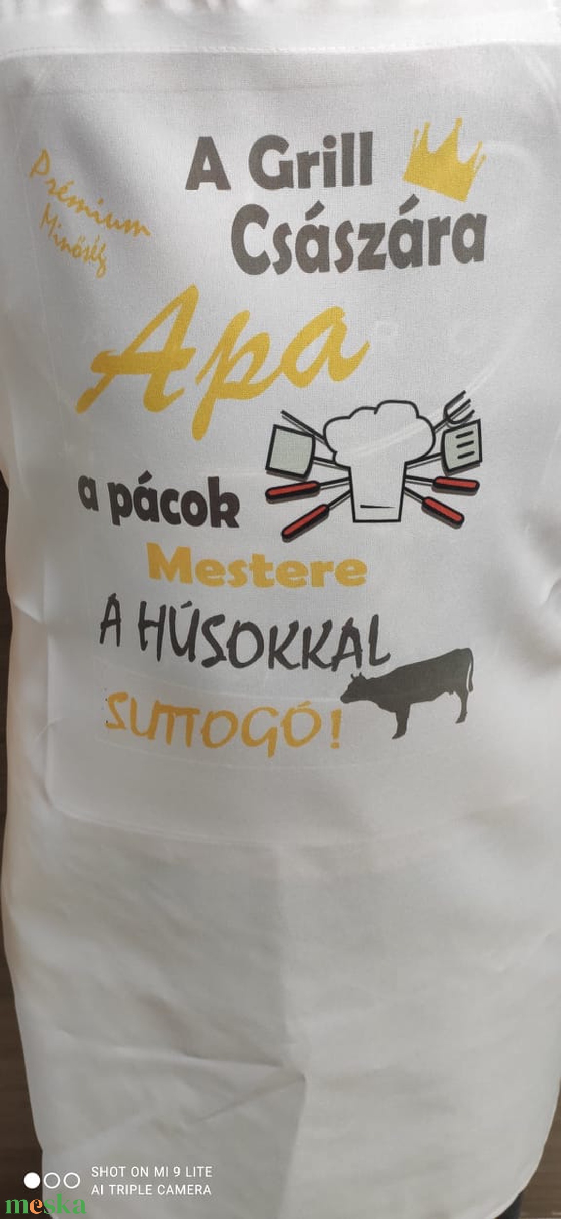 A grill császára kötény - otthon & életmód - konyhafelszerelés, tálalás - konyhai textil - kötény - Meska.hu A grill császára kötény - otthon & életmód - konyhafelszerelés, tálalás - konyhai textil - kötény - Meska.hu