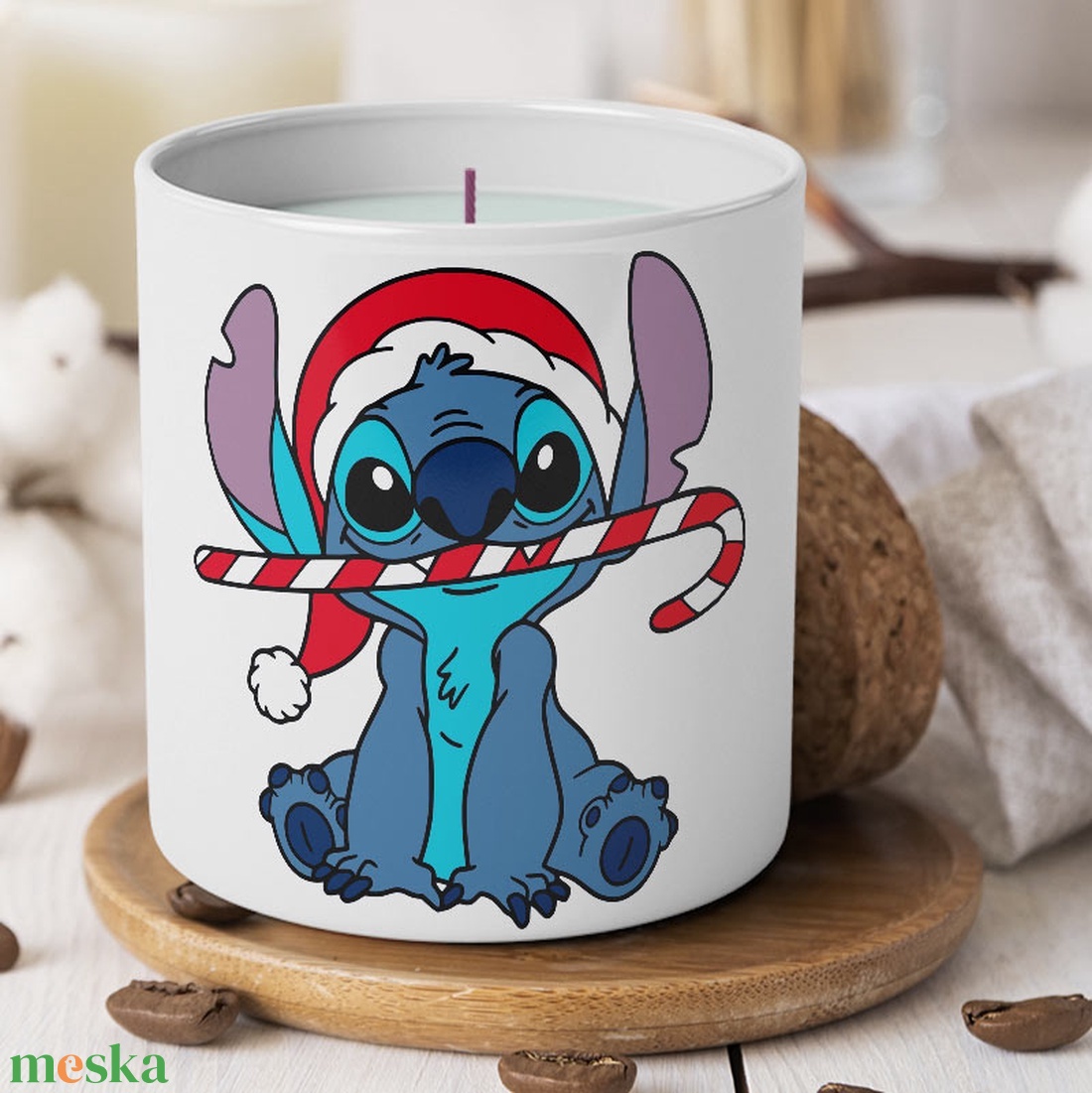 Santa Stitch Illatgyertya - karácsony - karácsonyi lakásdekoráció - karácsonyi illatgyertya, mécses - Meska.hu