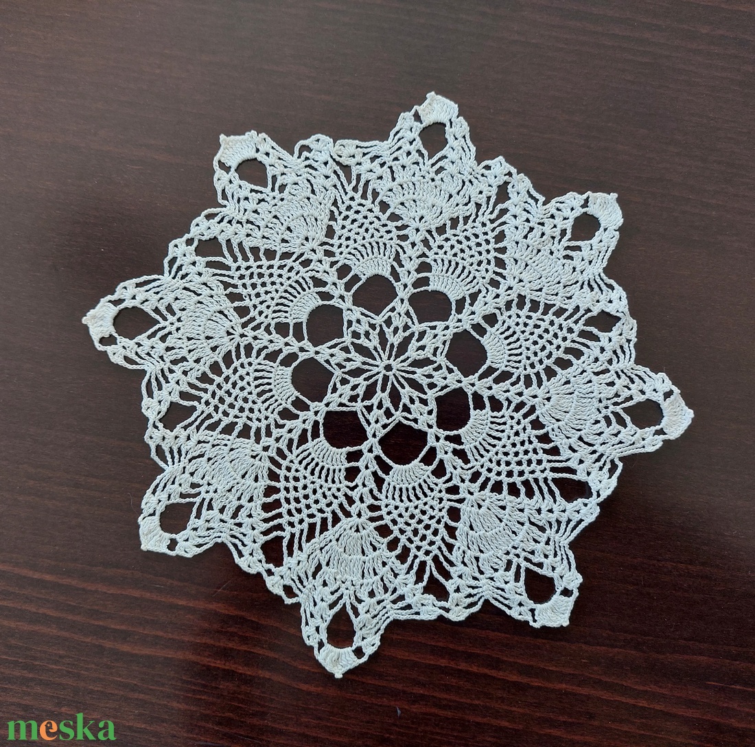 Horgolt csipke terítő 21 cm - otthon & életmód - dekoráció - asztal és polc dekoráció - horgolt & csipketerítő - Meska.hu Horgolt csipke terítő 21 cm - otthon & életmód - dekoráció - asztal és polc dekoráció - horgolt & csipketerítő - Meska.hu