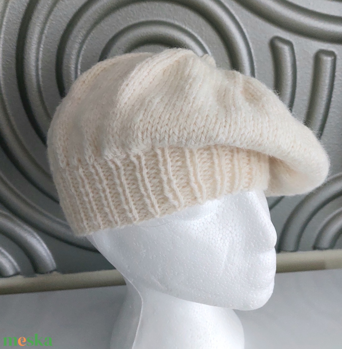 Kézzel kötött vaj színű barett sapka  - ruha & divat - sál, sapka, kendő - sapka - Meska.hu