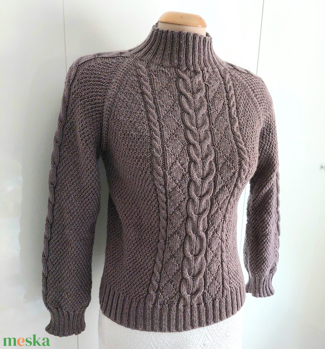 Kézzel kötött pulóver � mogyoróbarna, merino gyapjúból 38/40 méret - ruha & divat - női ruha - pulóver - Meska.hu