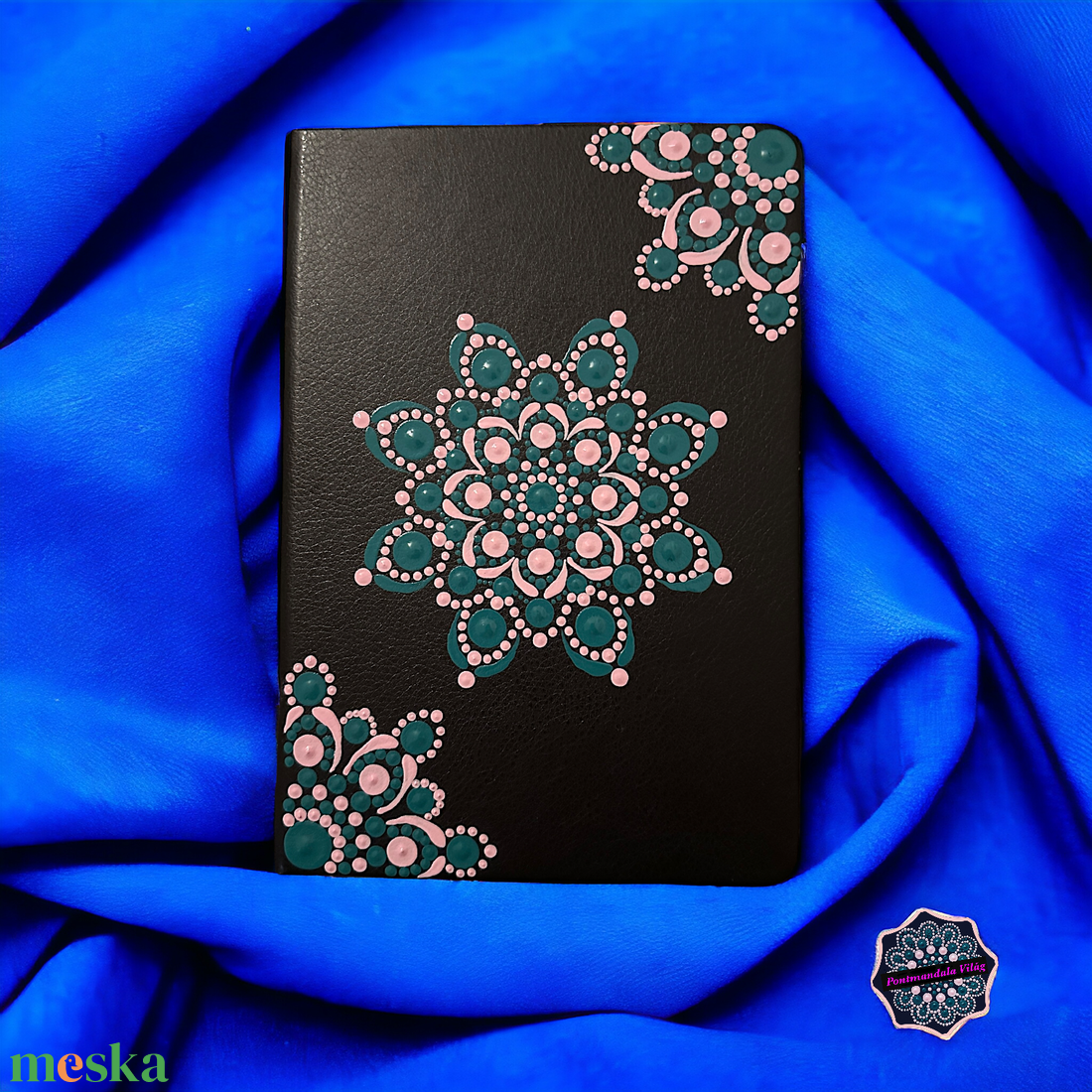 AKCIÓS fekete műbőr jegyzetfüzet fényes rózsaszín és fényes türkiz pontmandalával, 14,5x21 cm, 80 lapos vonalas - otthon & életmód - papír, írószer - jegyzetfüzet & napló - Meska.hu AKCIÓS fekete műbőr jegyzetfüzet fényes rózsaszín és fényes türkiz pontmandalával, 14,5x21 cm, 80 lapos vonalas - otthon & életmód - papír, írószer - jegyzetfüzet & napló - Meska.hu