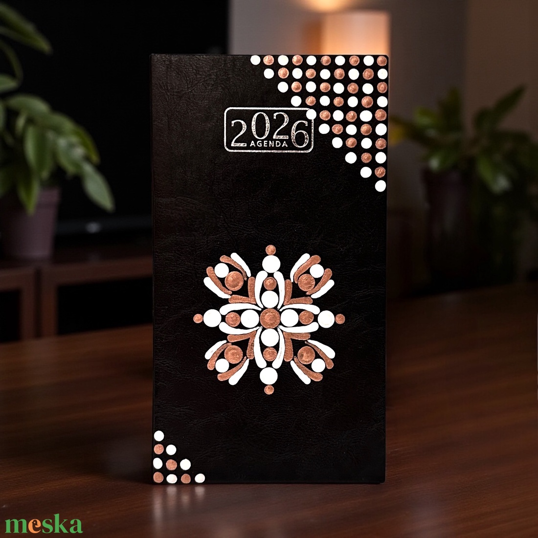 2026. évi fekete műbőr zsebnaptár rosegold és fehér színű pontmandalával 9,5x17 cm - otthon & életmód - papír, írószer - naptár & tervező - Meska.hu