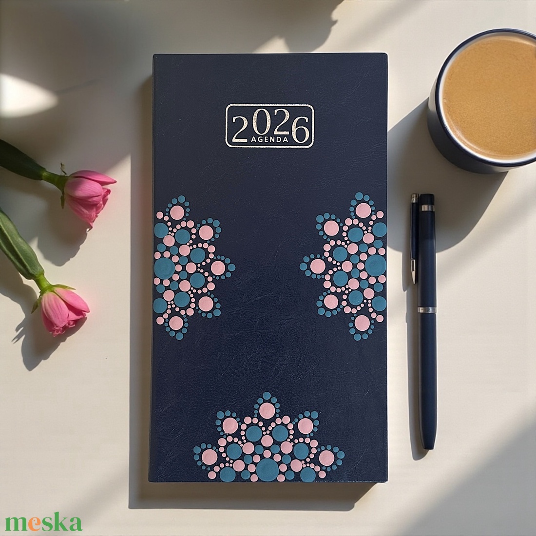 2026. évi fekete műbőr zsebnaptár rózsaszín és kék színű pontmandalával 9,5x17 cm - otthon & életmód - papír, írószer - naptár & tervező - Meska.hu