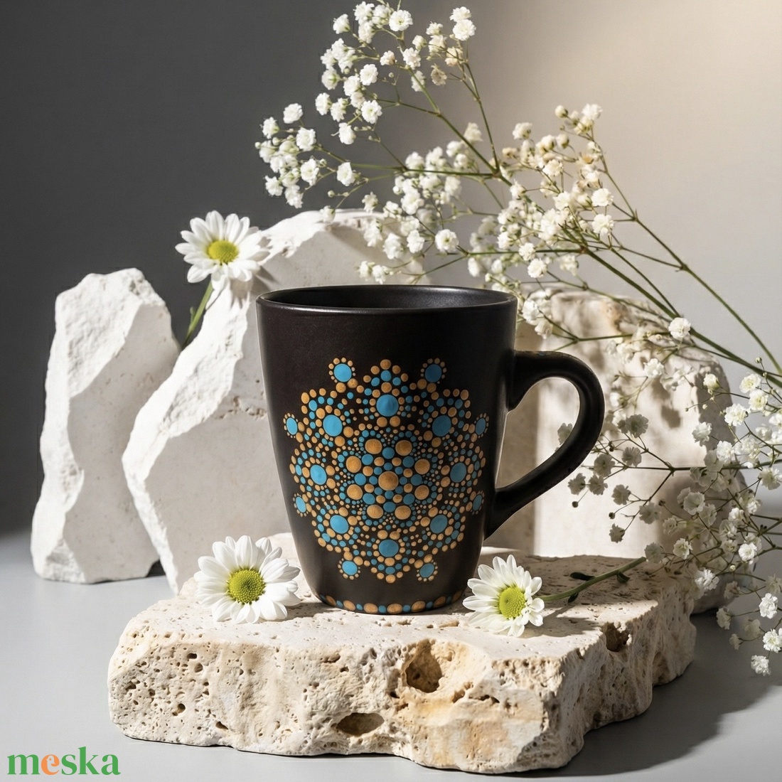 Türkiz és arany színű pontmandalával díszített 4 decis kerámia bögre - otthon & életmód - konyhafelszerelés, tálalás - tálalás - bögre & csésze - Meska.hu