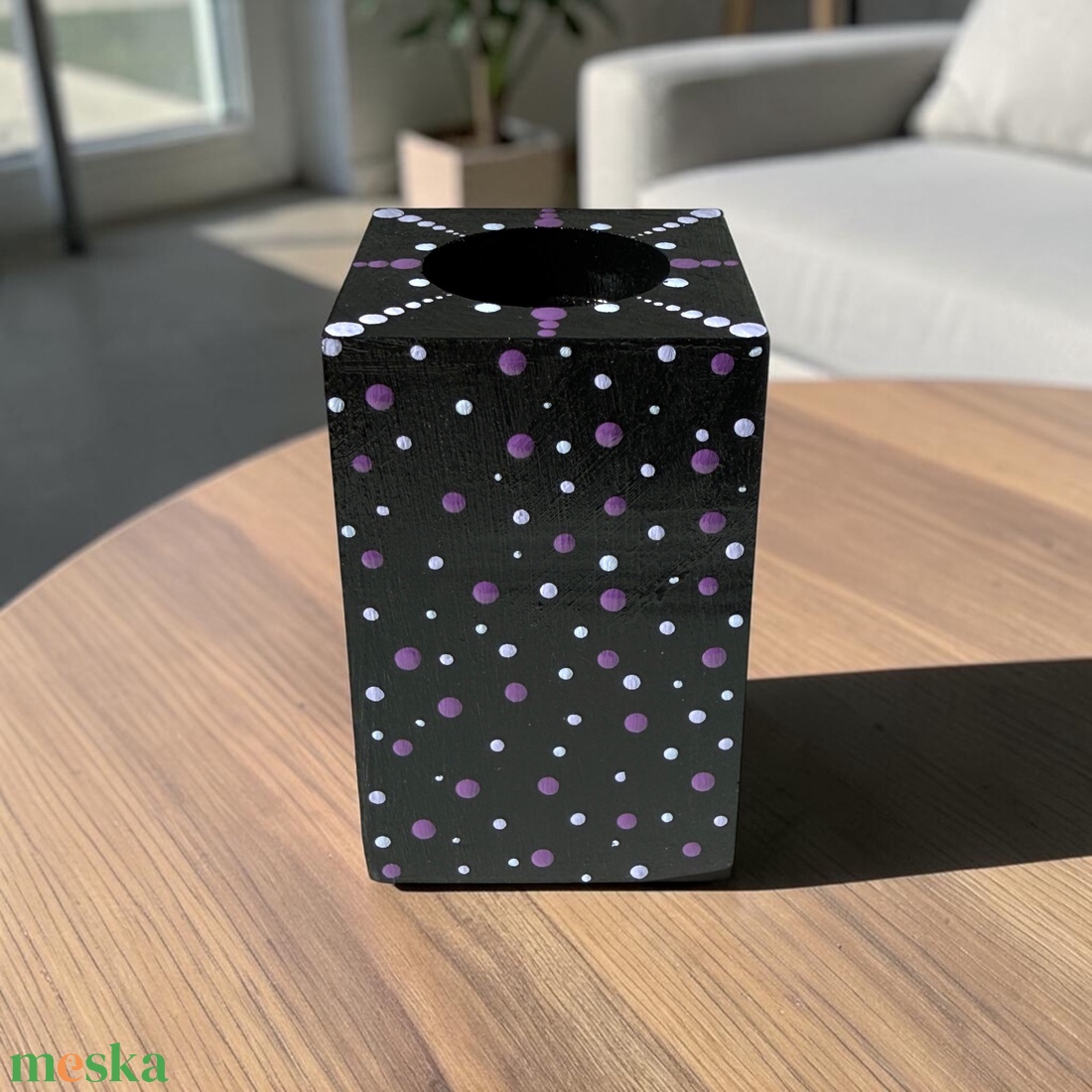 Hasáb alakú fa mécsestartó a lila három árnyalatával festett pontmandala díszítéssel, 8x5 cm - otthon & életmód - gyertya, illat, aroma - mécses és mécsestartó - Meska.hu