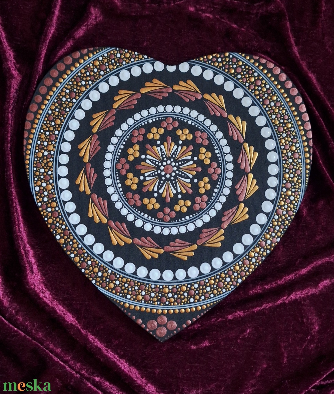 Szív alakú pontozott mandala-Egyedi lakásdekoráció 25cm  - otthon & életmód - dekoráció - spiritualitás - mandala - Meska.hu