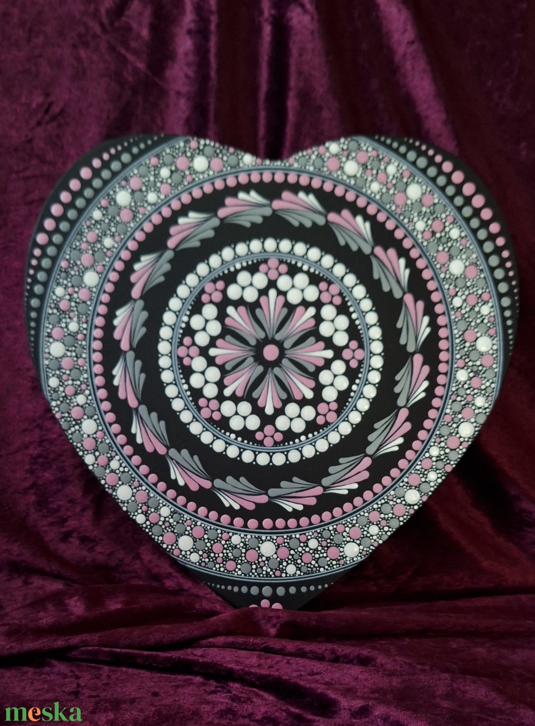 Szeretet mandala-30cm-feszített vászon  - művészet - festmény - akril - Meska.hu