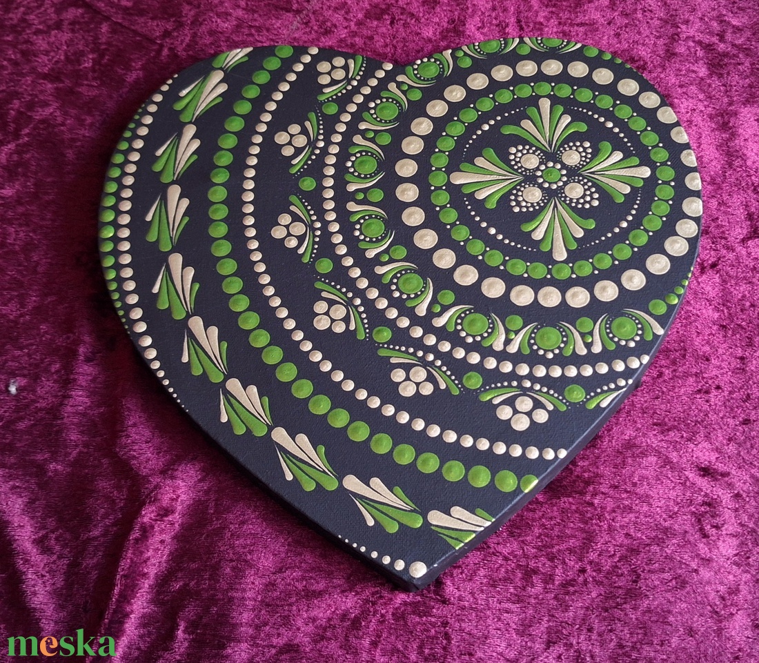 Smaragdzöld Szeretetenergia � Kézzel festett Szívcsakra Mandala (28 cm) - otthon & életmód - dekoráció - spiritualitás - mandala - Meska.hu