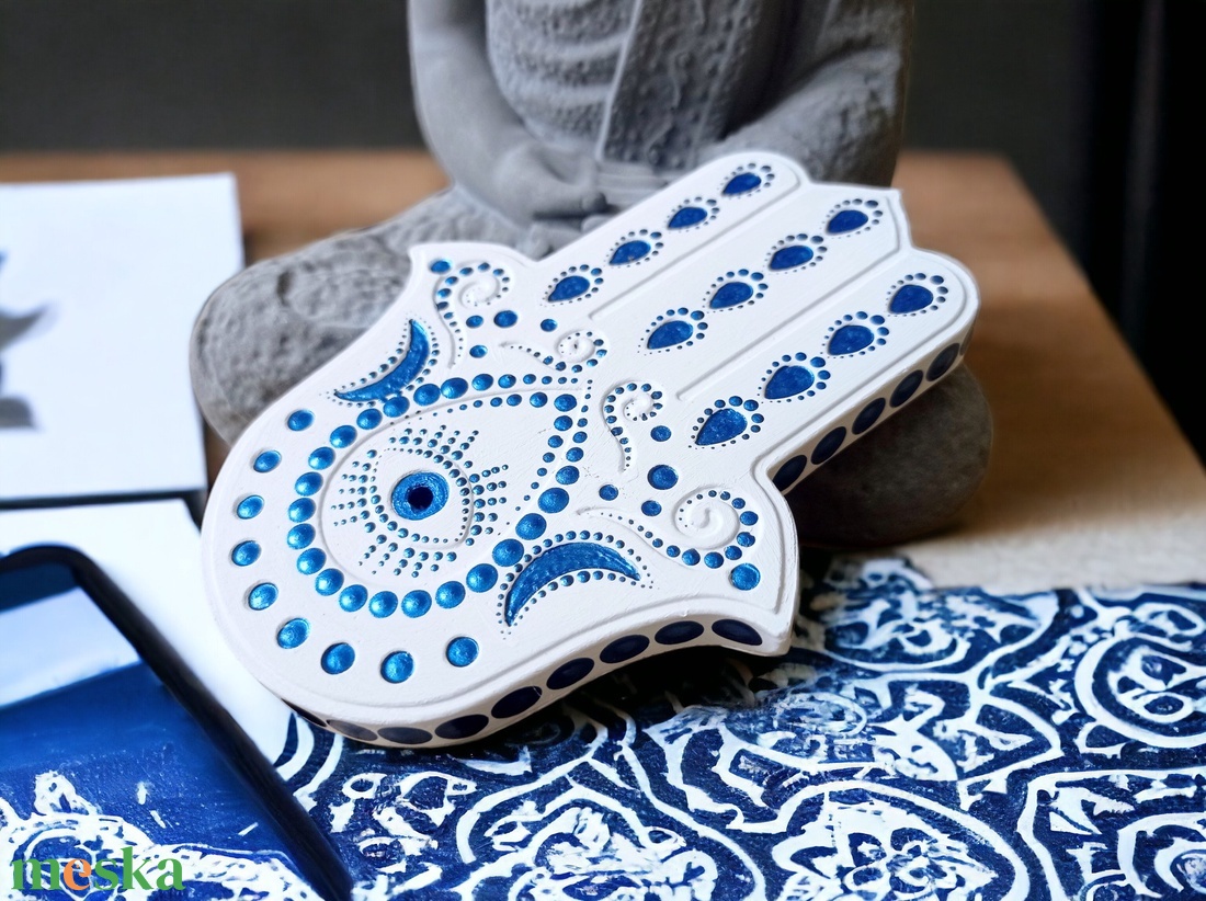 Hamsa kéz füstölőtartó / függeszthető amulett (fehér- kék) - otthon & életmód - dekoráció - spiritualitás - füstölő és füstölőtartó - Meska.hu