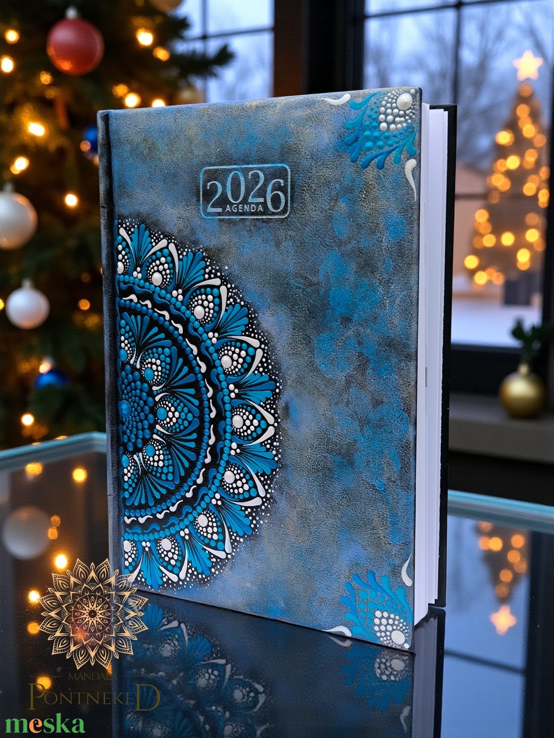 Nagy méretű, fekete (A/5) 2026-os mandala határidőnapló (világoskék, - kék és gyöngyházfehér-metál) - otthon & életmód - papír, írószer - naptár & tervező - Meska.hu