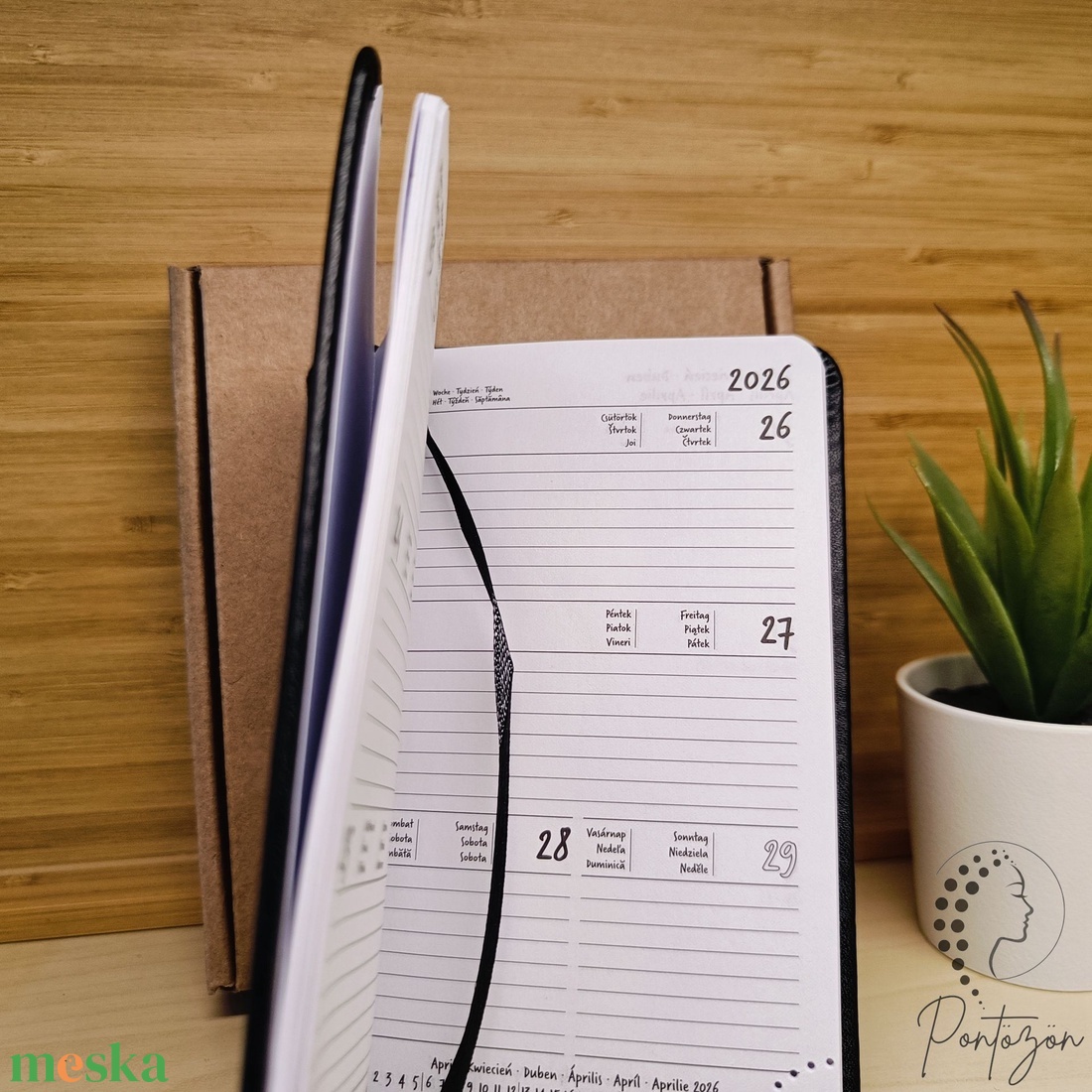 2026-os Kisméretű kemény fedeles, heti kiosztású határidőnapló kék, türkiz és arany színű pontozott mintával díszítve  - otthon & életmód - papír, írószer - jegyzetfüzet & napló - Meska.hu