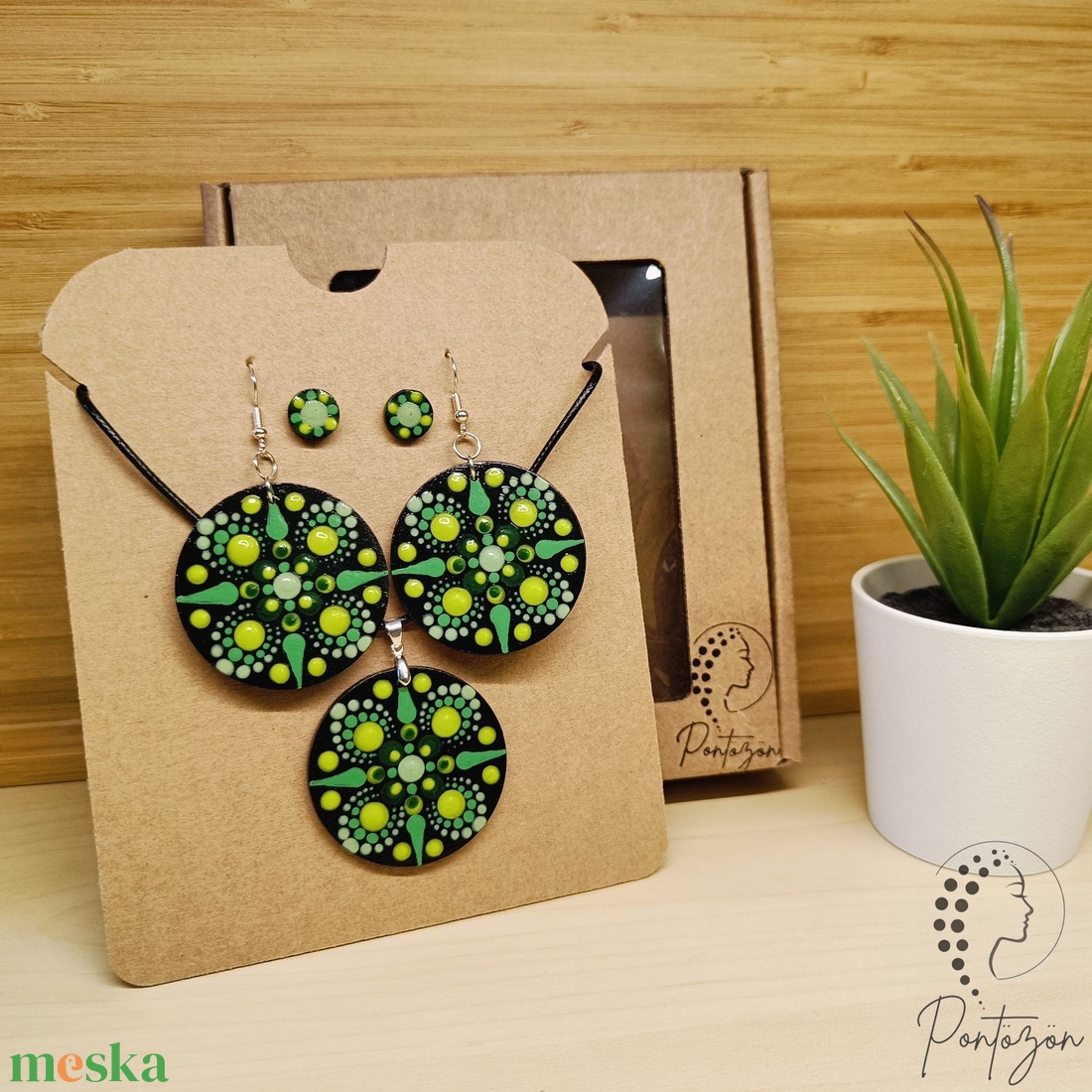 Pontozott ékszerszett - lime és mentazöld színekkel - ékszer - ékszerszett - Meska.hu