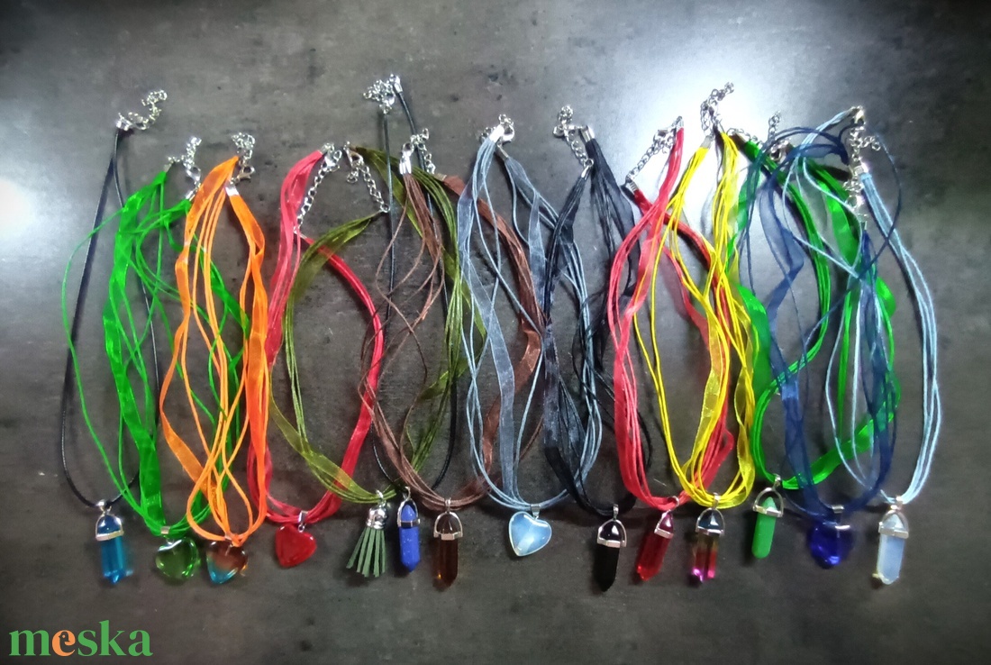 Kristályforma medálok, színes organza szalagon /több féle/   - INGYEN POSTA - ékszer - nyaklánc - medálos nyaklánc - Meska.hu