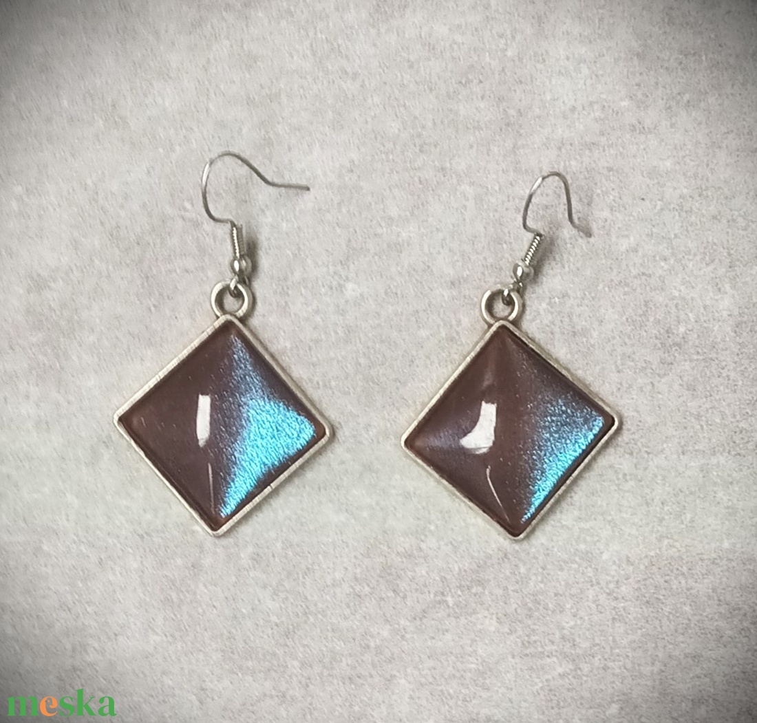 Üvegmozaik rombusz alakú fülbevaló   (2x2cm) - INGYEN POSTA - ékszer - fülbevaló - lógó fülbevaló - Meska.hu
