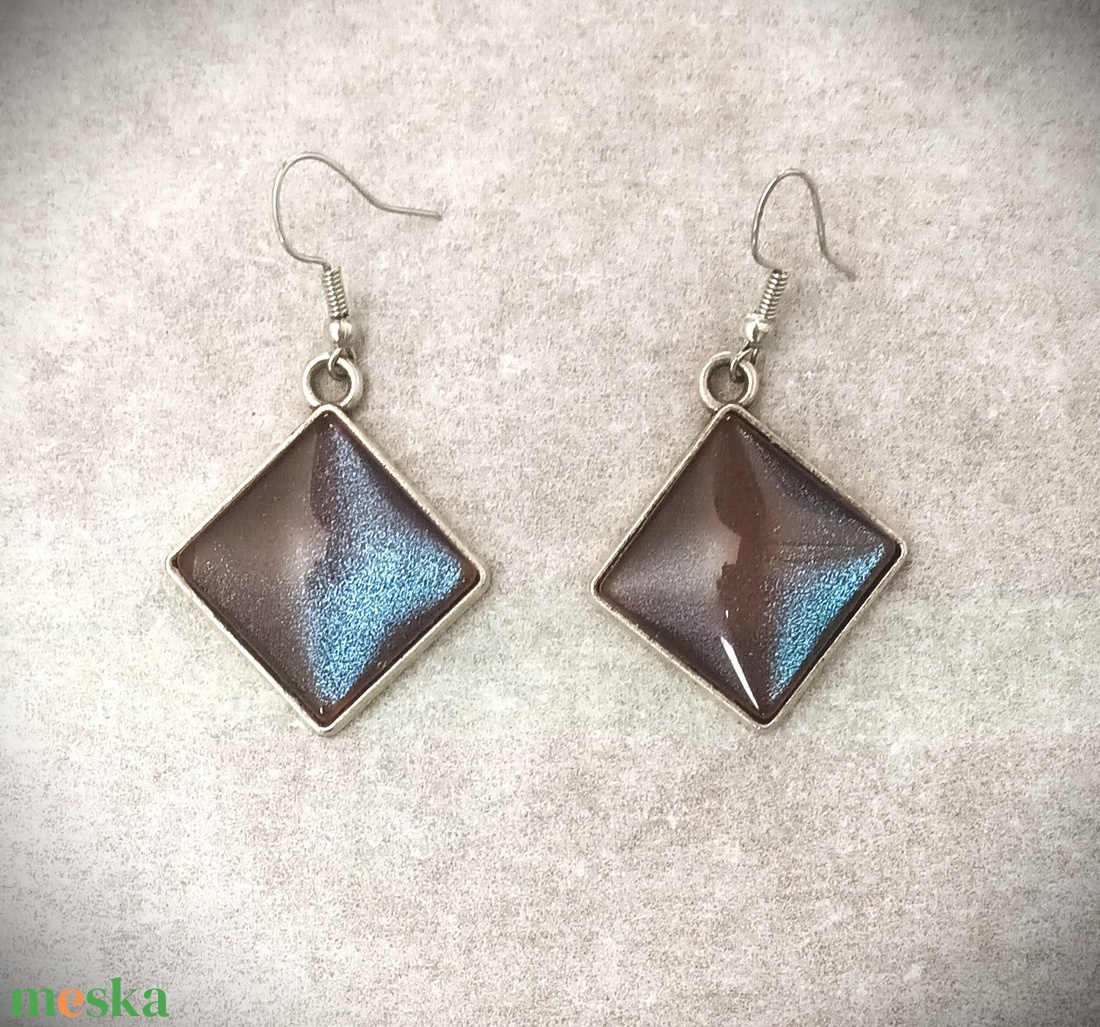 Üvegmozaik rombusz alakú fülbevaló   (2x2cm) - INGYEN POSTA - ékszer - fülbevaló - lógó fülbevaló - Meska.hu