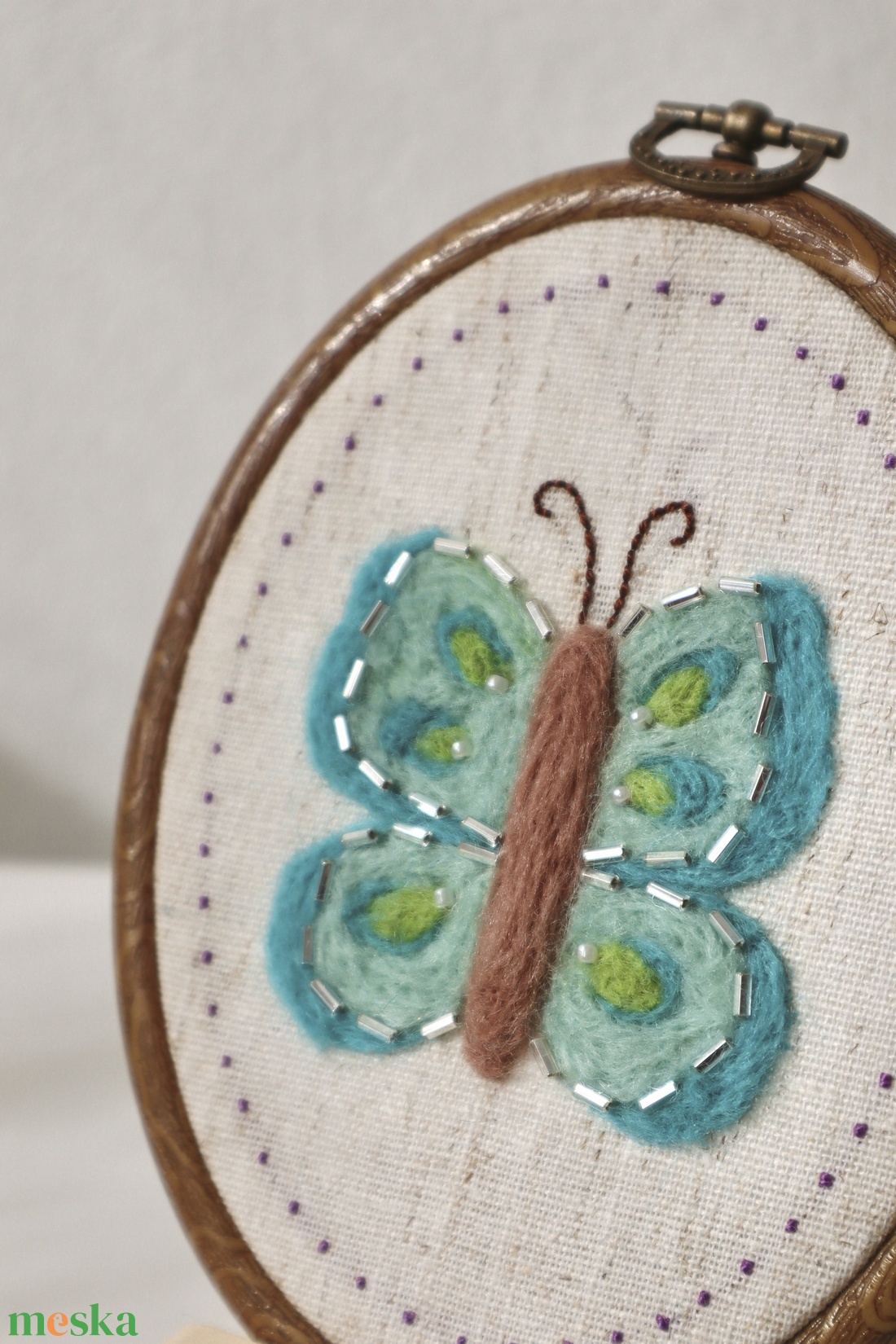 Kézzel nemezelt pillangó - baba - mama - babaszoba dekoráció - babaszoba kép - Meska.hu