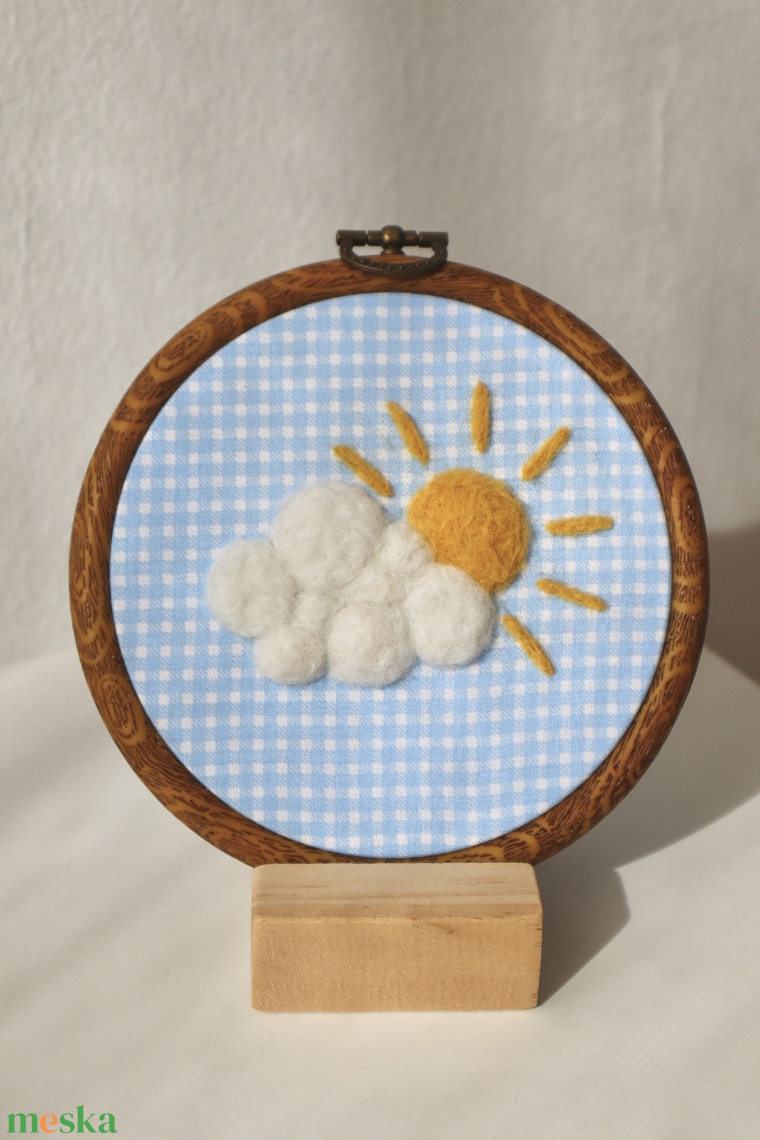 Kézzel nemezelt napocskás kép - baba - mama - babaszoba dekoráció - babaszoba kép - Meska.hu