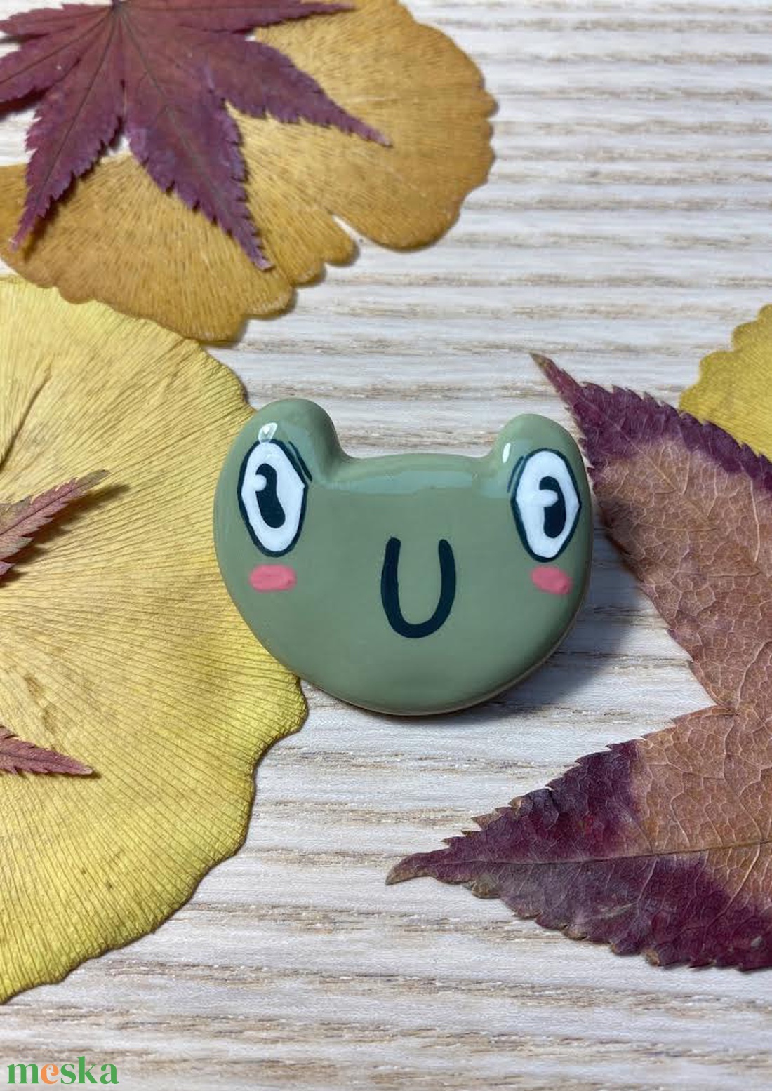 Fred a béka kitűző - ékszer - kitűző és bross - Meska.hu Fred a béka kitűző - ékszer - kitűző és bross - Meska.hu