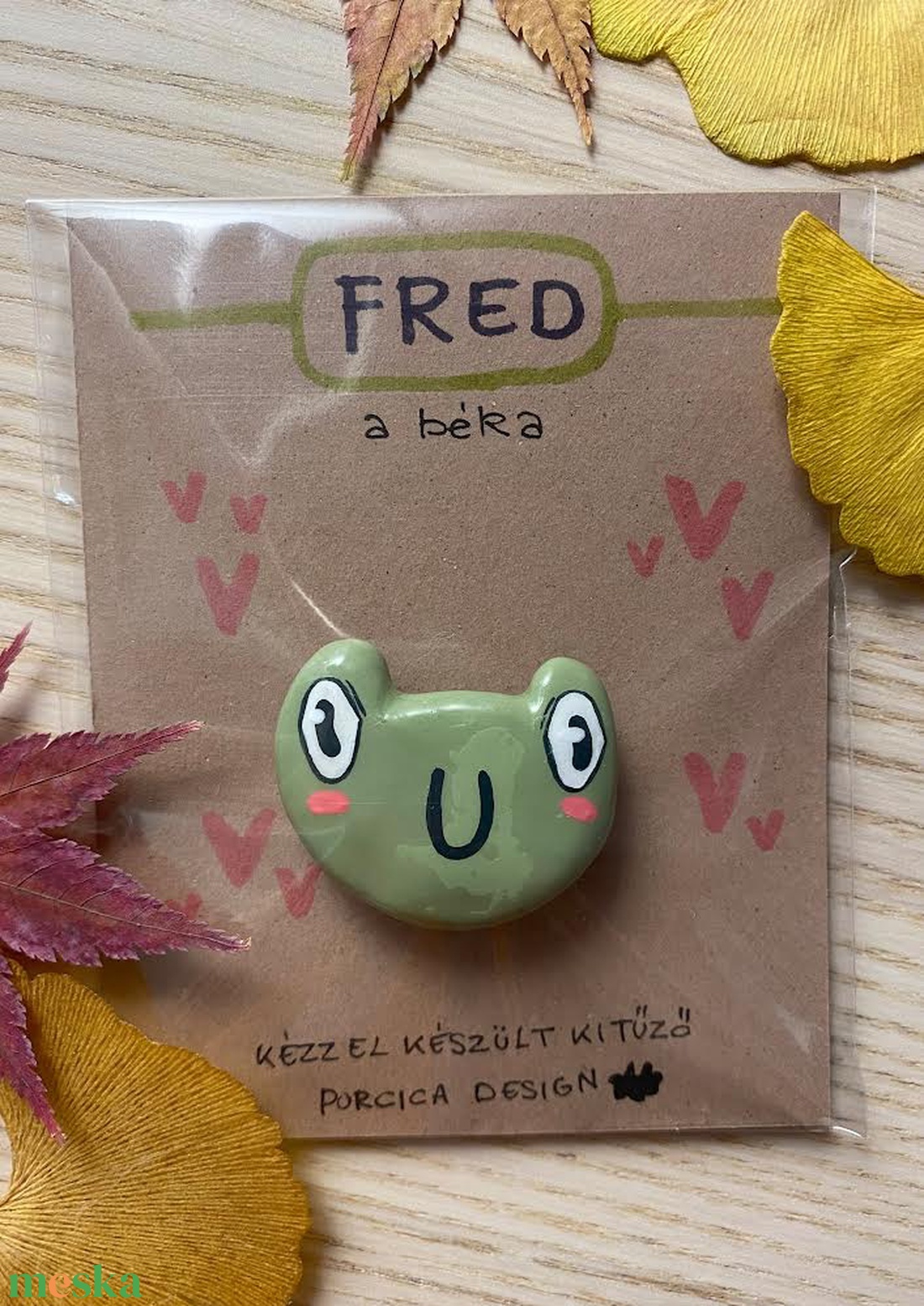 Fred a béka kitűző - ékszer - kitűző és bross - Meska.hu Fred a béka kitűző - ékszer - kitűző és bross - Meska.hu
