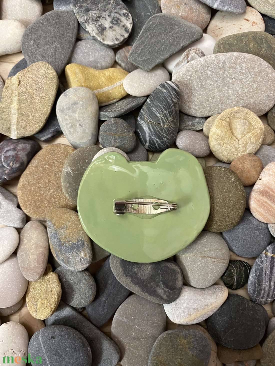 Kero a béka kitűző - ékszer - kitűző és bross - Meska.hu