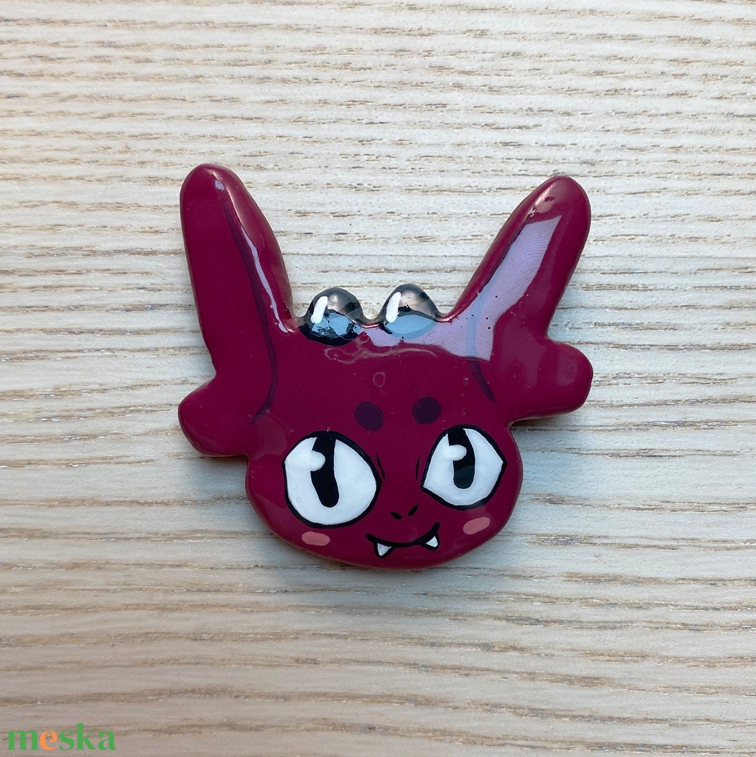 Zuzmó a sárkány kitűző - ékszer - kitűző és bross - Meska.hu Zuzmó a sárkány kitűző - ékszer - kitűző és bross - Meska.hu