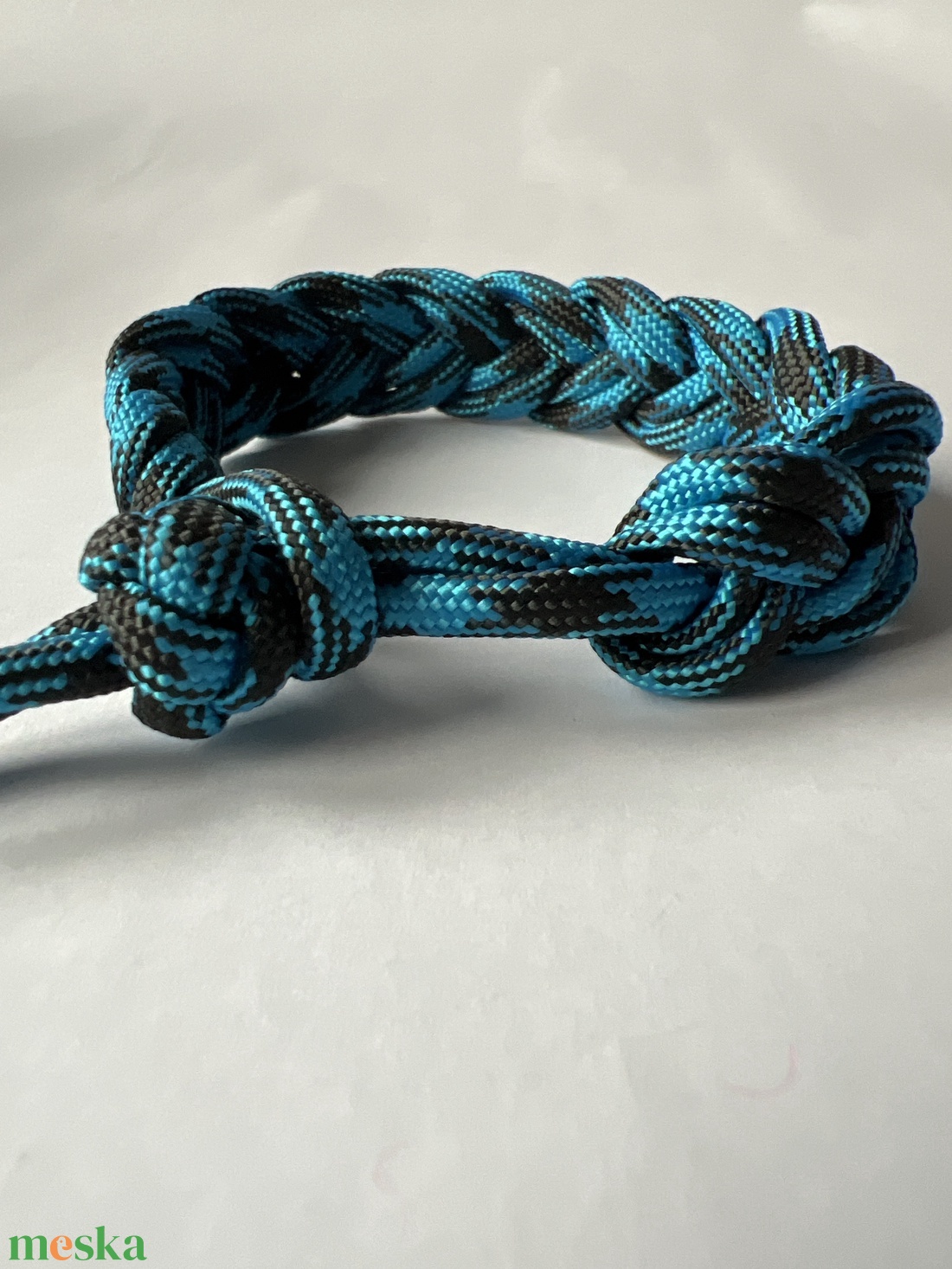 Fonott paracord karkötő - ékszer - karkötő - fonott karkötő - Meska.hu