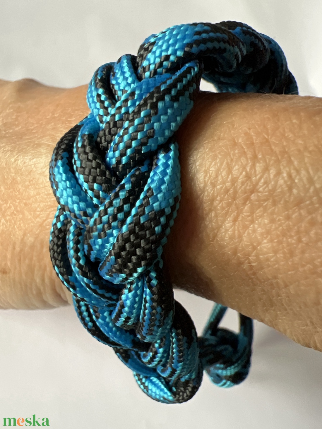 Fonott paracord karkötő - ékszer - karkötő - fonott karkötő - Meska.hu
