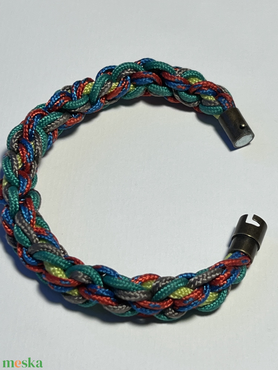 Mágneszáras fonott karkőtő - ékszer - karkötő - fonott karkötő - Meska.hu