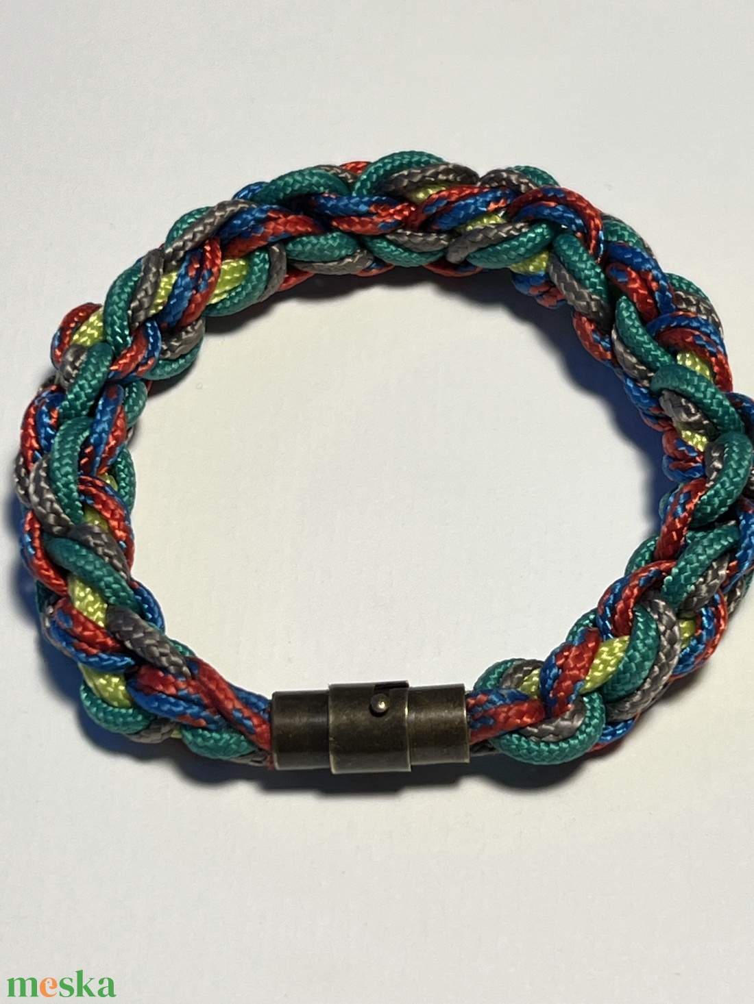 Mágneszáras fonott karkőtő - ékszer - karkötő - fonott karkötő - Meska.hu